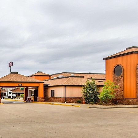 Quality Inn & Suites Marion Exterior photo