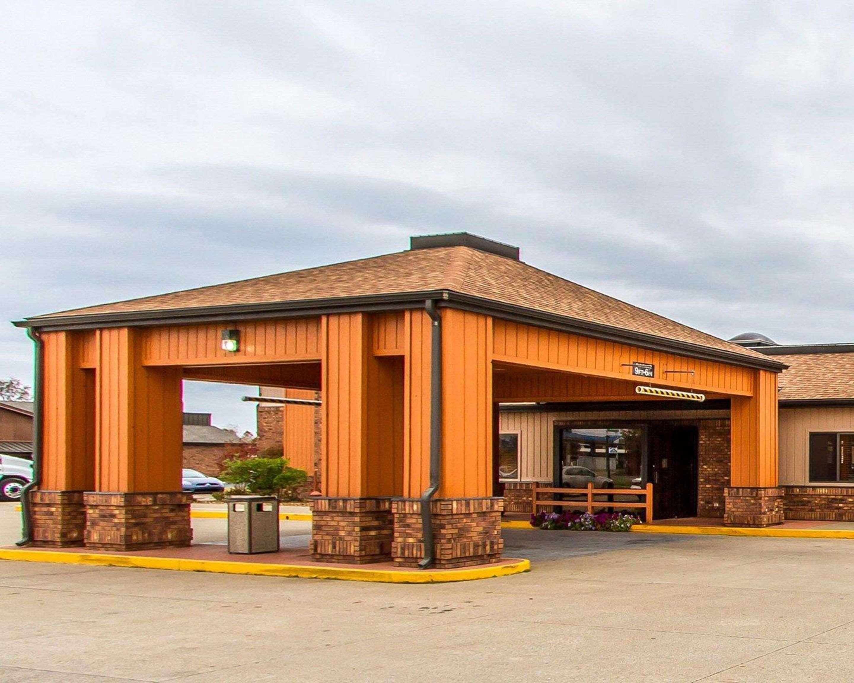 Quality Inn & Suites Marion Exterior photo